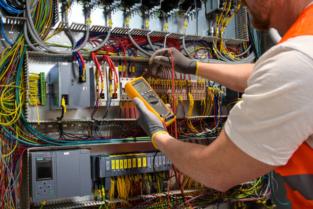 Best Electrician Near Me  in East Bronson, FL