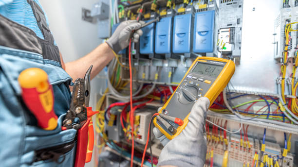 Best Commercial Electrician Services  in East Bronson, FL