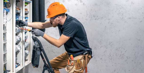 Best Licensed Electrician  in East Bronson, FL